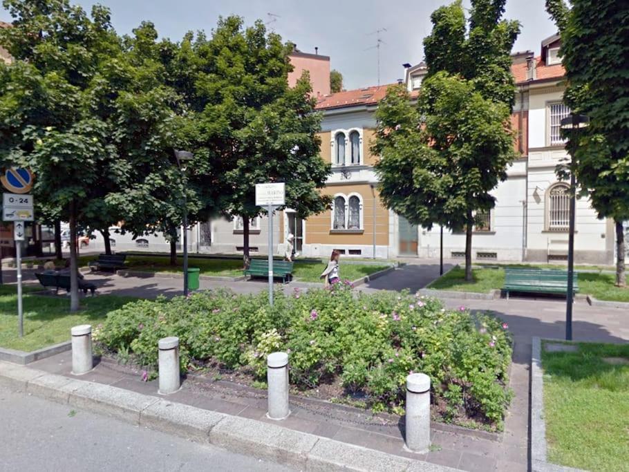 Xenia Apartments - Charming Garden Suite In Porta Venezia Milan Bagian luar foto
